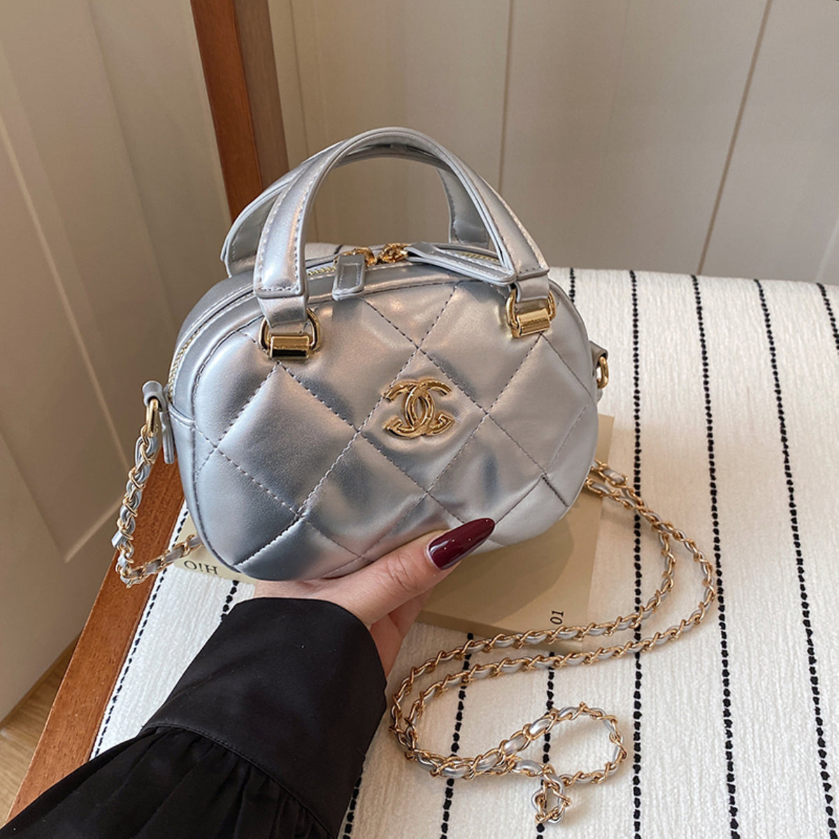Modern Chic All-Season PU/Artificial Leather/Microfiber Leather Women's Handbags Other Bags | Color: Silver | Image 1