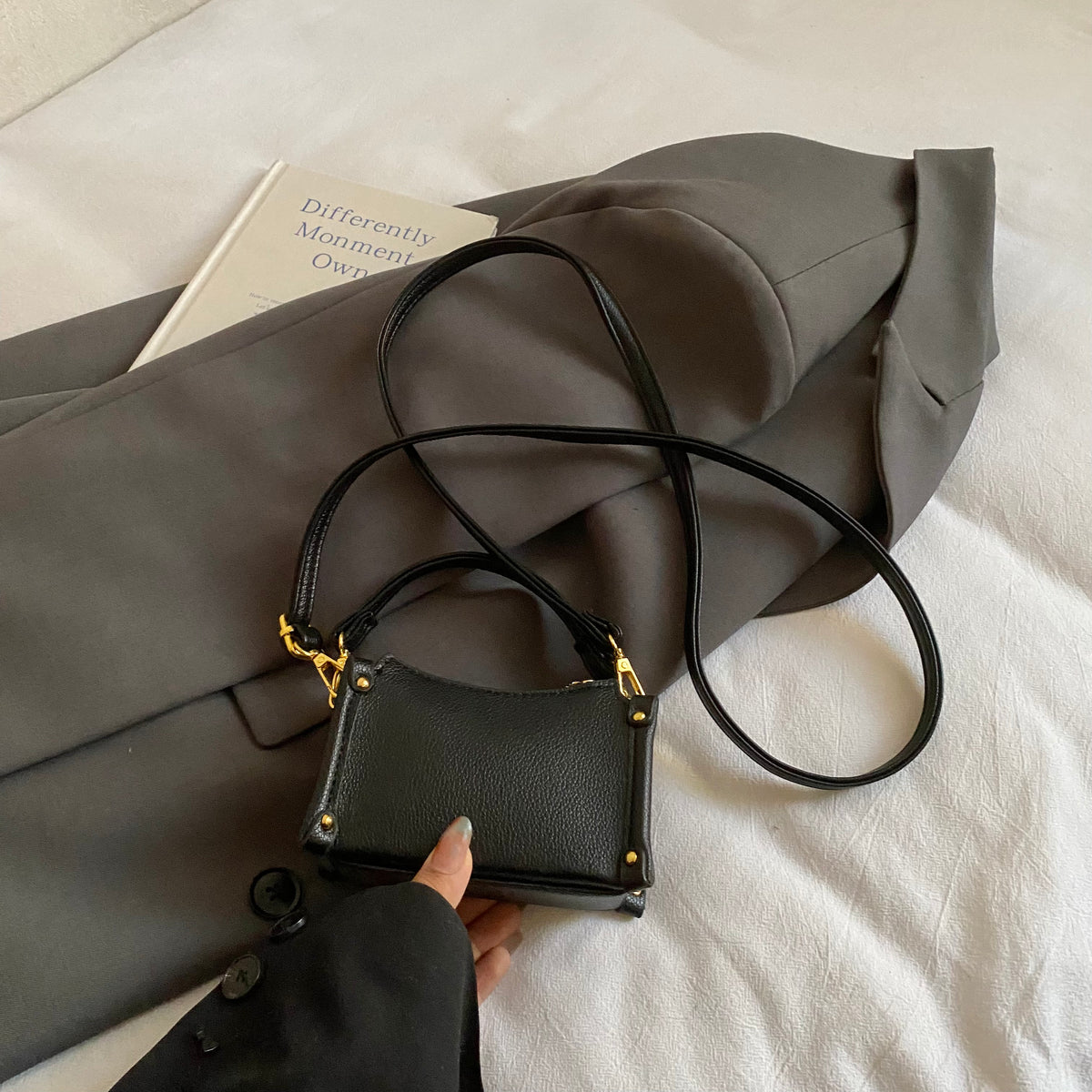 Modern Chic All-Season PU/Artificial Leather/Microfiber Leather Women's Handbags Other Bags | Color: Style 1 | Image 3