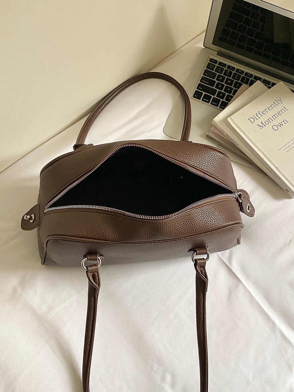Modern Chic All-Season PU/Artificial Leather/Microfiber Leather Women's Shoulder Bags Underarm Bags | Color: Coffee | Image 3