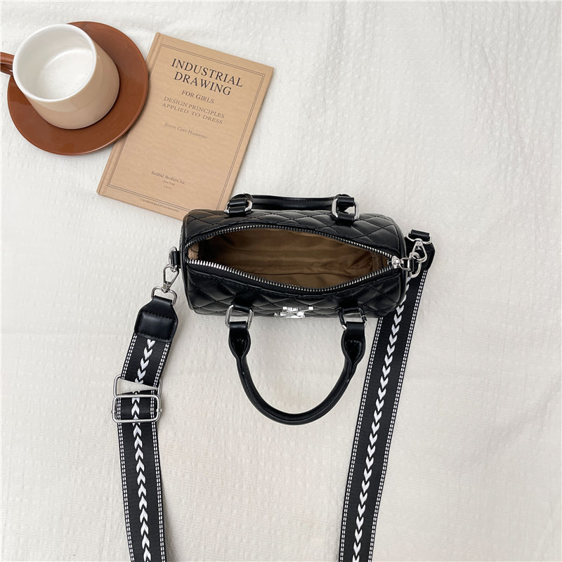 Modern Chic All-Season PU/Artificial Leather/Microfiber Leather Women's Handbags Other Bags | Color: Black | Image 2