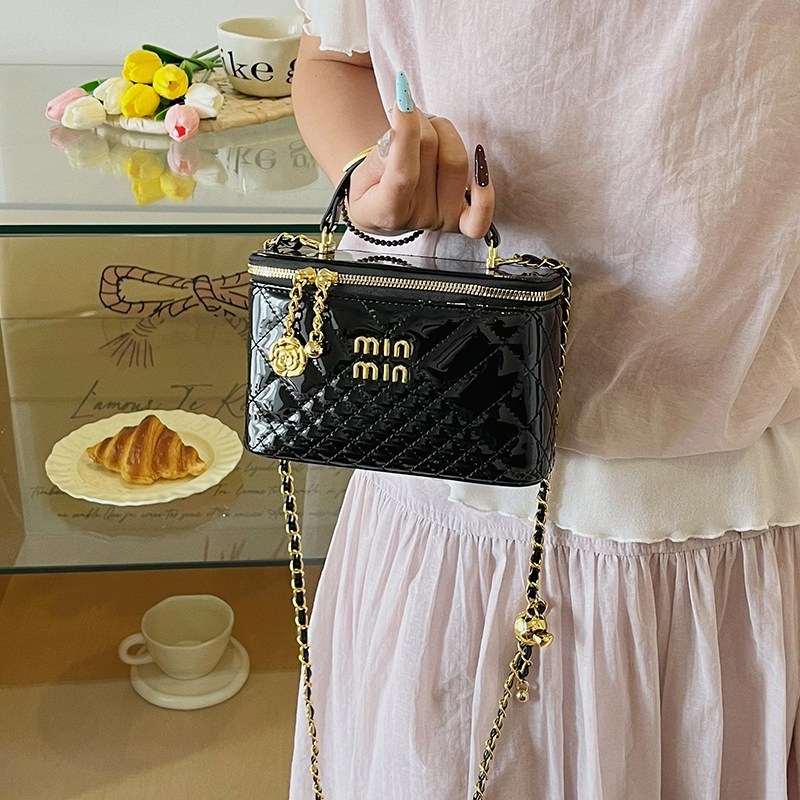 Modern Chic All-Season PU/Artificial Leather/Microfiber Leather Women's Crossbody Bags Box Bags | Color: Black | Image 3