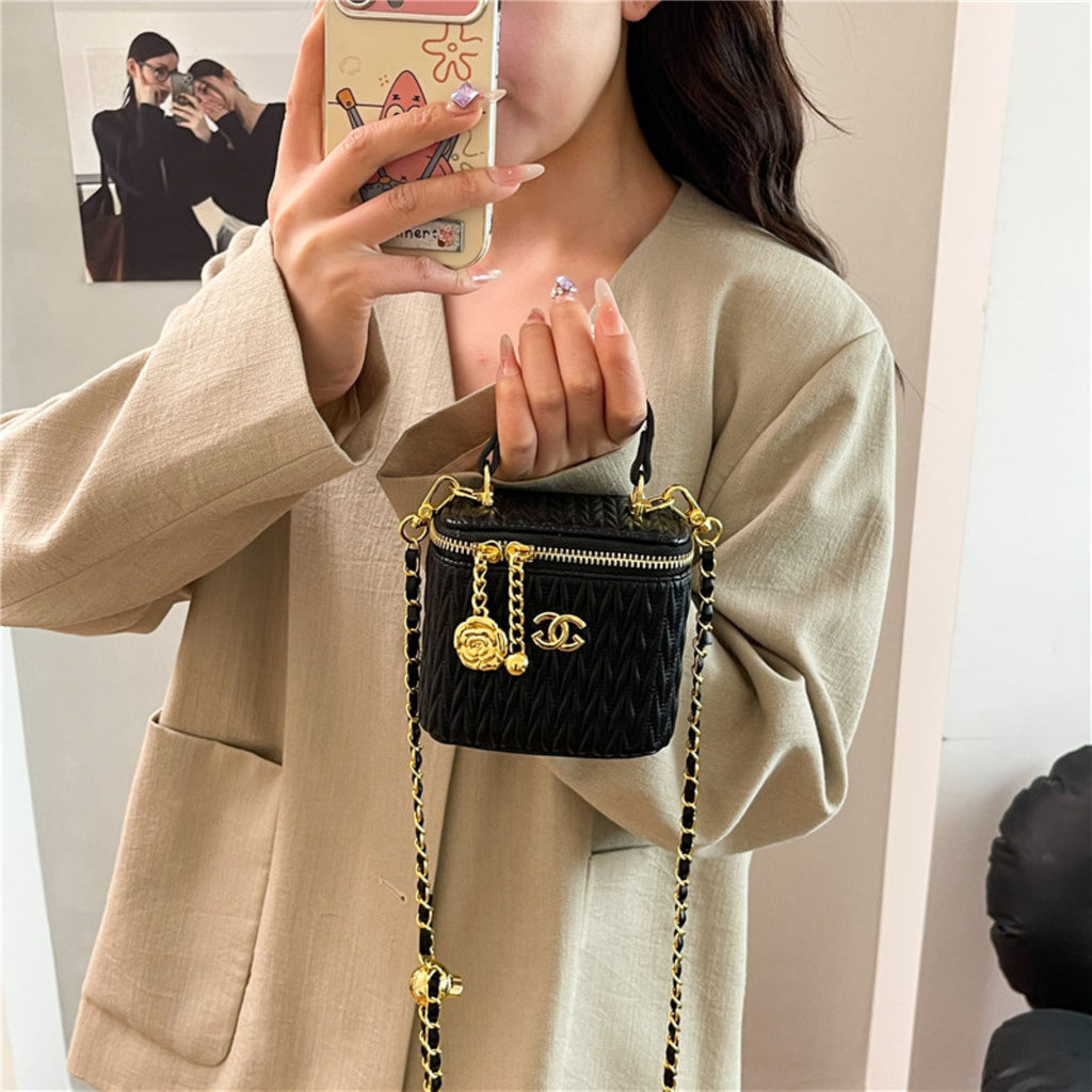 Modern Chic All-Season PU/Artificial Leather/Microfiber Leather Women's Handbags Box Bags | Color: Black | Image 1