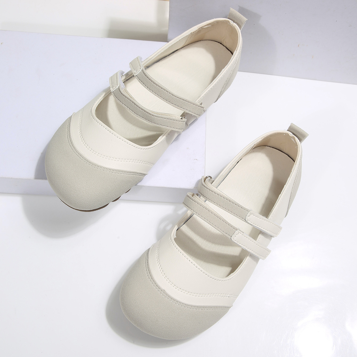 Modern Chic All-Season PU/Artificial Leather/Microfiber Leather Women's Flat Shoes | Color: Beige | Image 3
