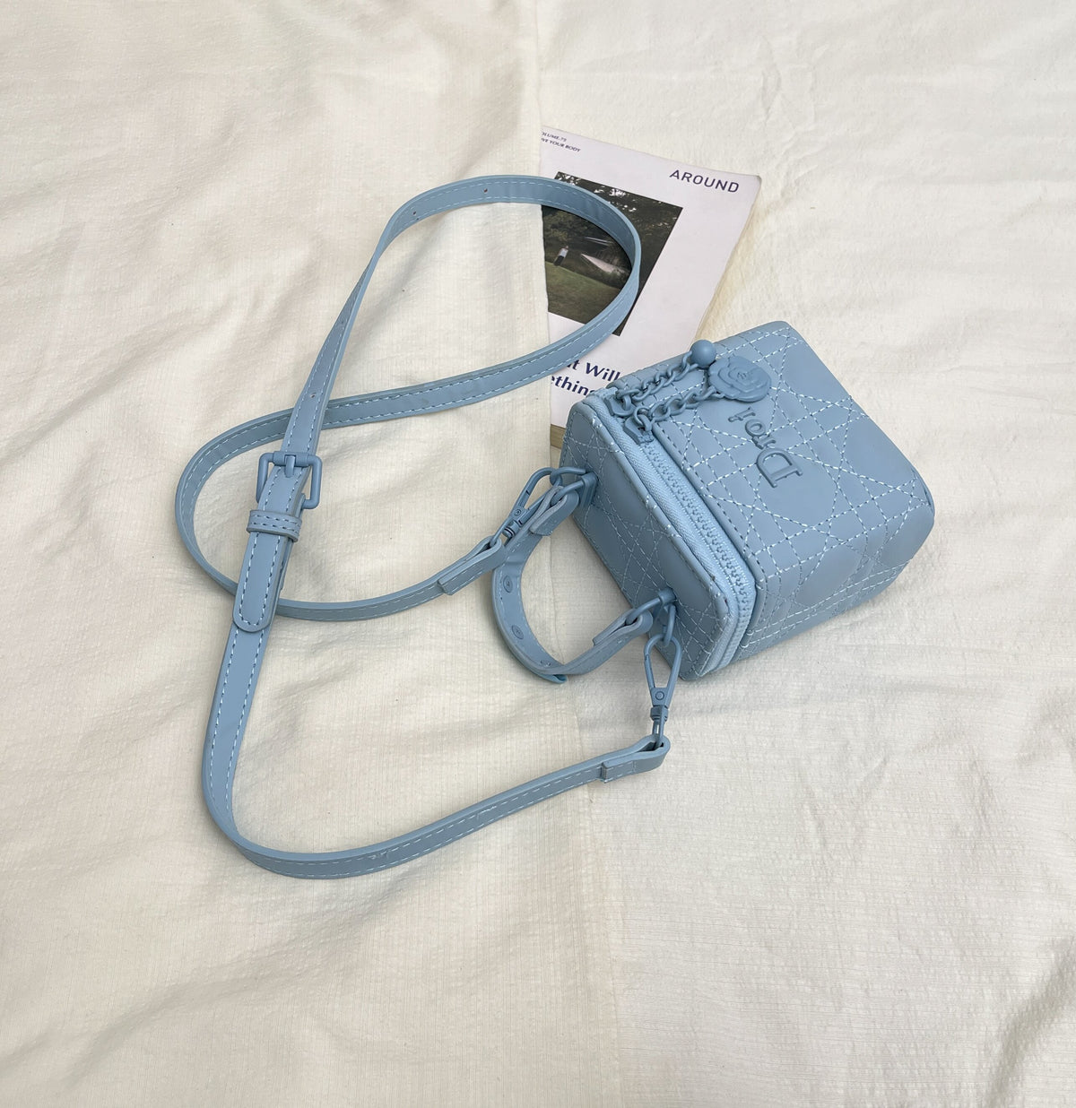 Modern Chic All-Season PU/Artificial Leather/Microfiber Leather Women's Handbags Other Bags | Color: Blue | Image 3