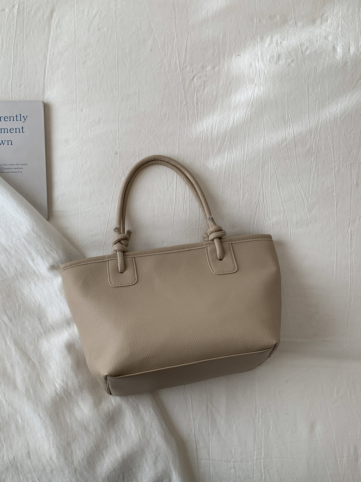 Modern Chic All-Season PU/Artificial Leather/Microfiber Leather Women's Handbags Tote Bags | Color: White | Image 2