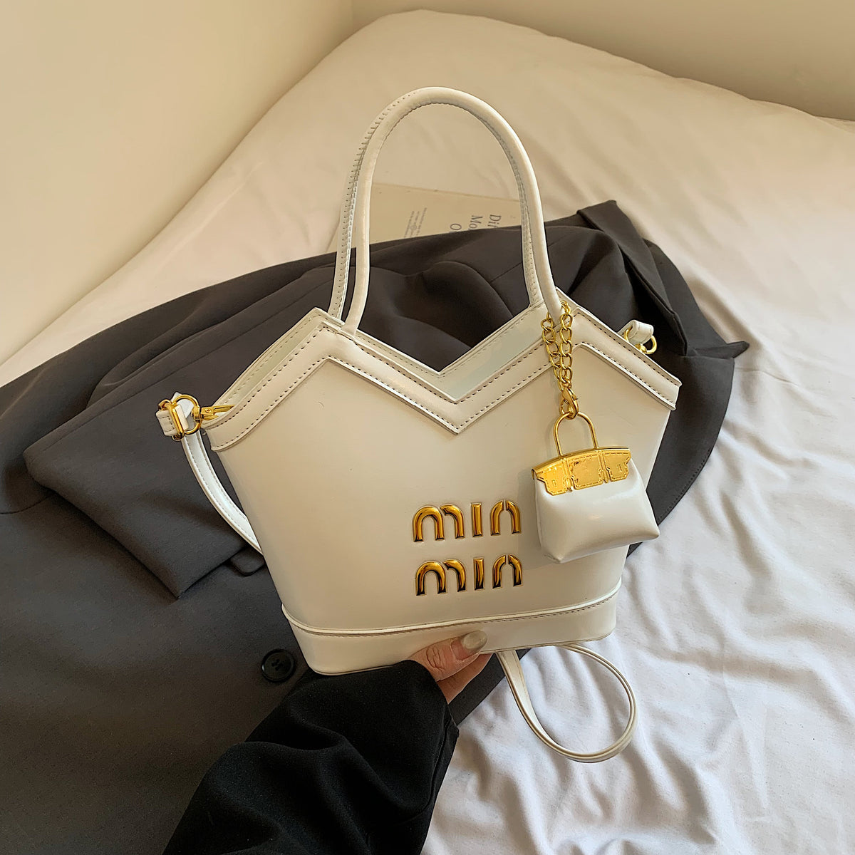 Modern Chic All-Season PU/Artificial Leather/Microfiber Leather Women's Crossbody Bags Other Bags | Color: White | Image 2