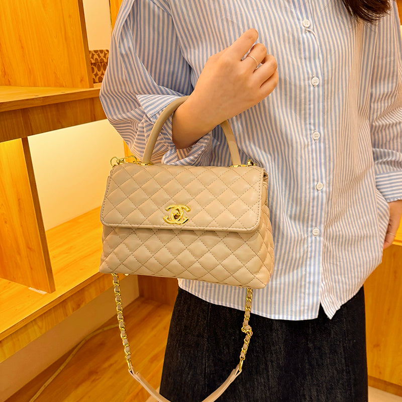 Modern Chic All-Season PU/Artificial Leather/Microfiber Leather Women's Handbags Other Bags | Color: Khaki | Image 2