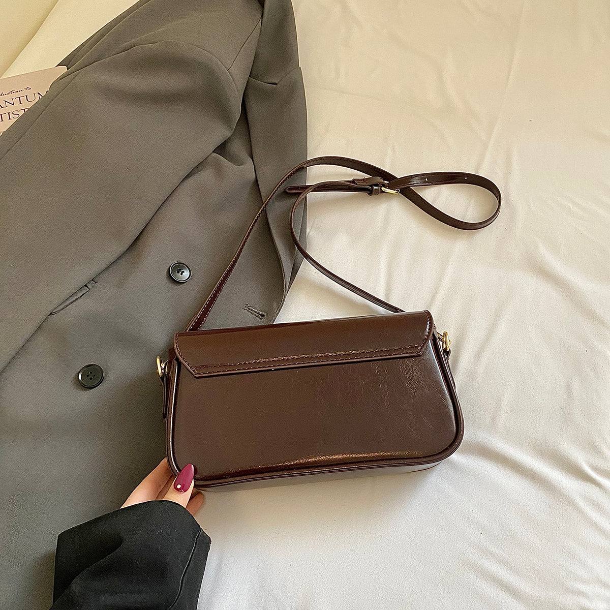 Modern Chic All-Season PU/Artificial Leather/Microfiber Leather Women's Handbags Other Bags | Color: Coffee | Image 3