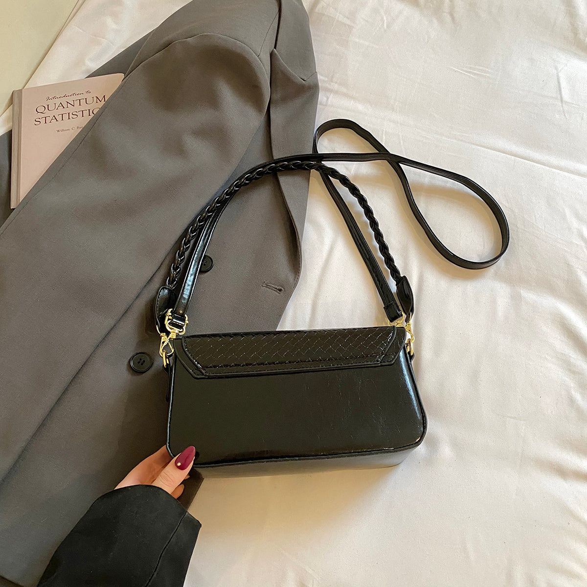 Modern Chic All-Season PU/Artificial Leather/Microfiber Leather Women's Handbags Other Bags | Color: Black | Image 3