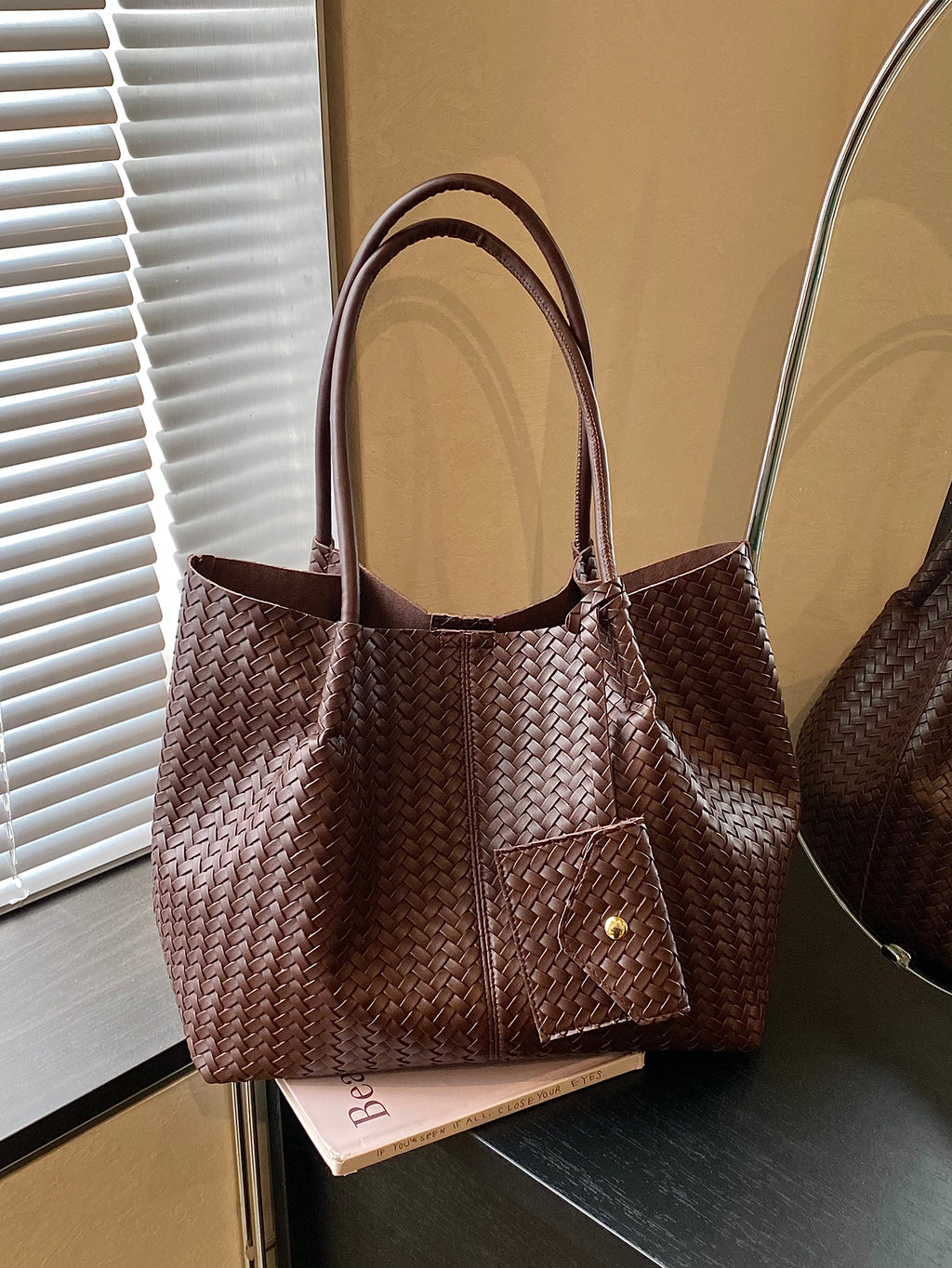 Trendy All-Season PU/Artificial Leather/Microfiber Leather Women's Shoulder Bags Tote Bags | Color: Coffee | Image 2
