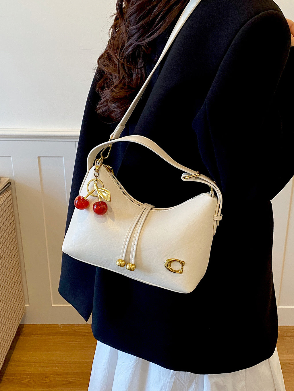 Modern Chic All-Season PU/Artificial Leather/Microfiber Leather Women's Crossbody Bags Other Bags | Color: White | Image 3