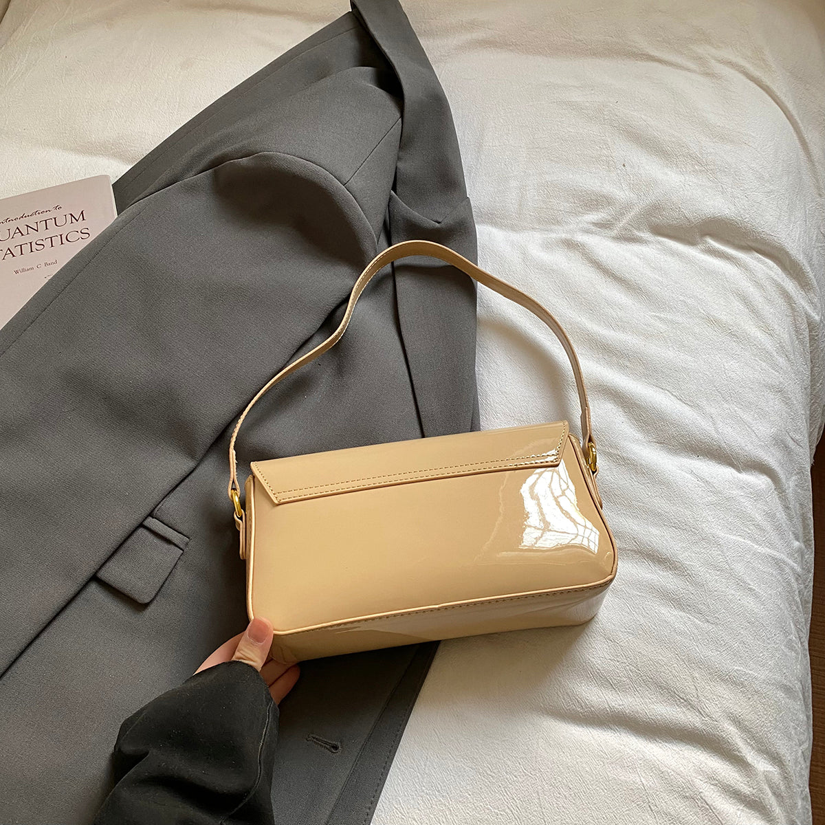 Modern Chic All-Season PU/Artificial Leather/Microfiber Leather Women's Handbags Other Bags | Color: Khaki | Image 3