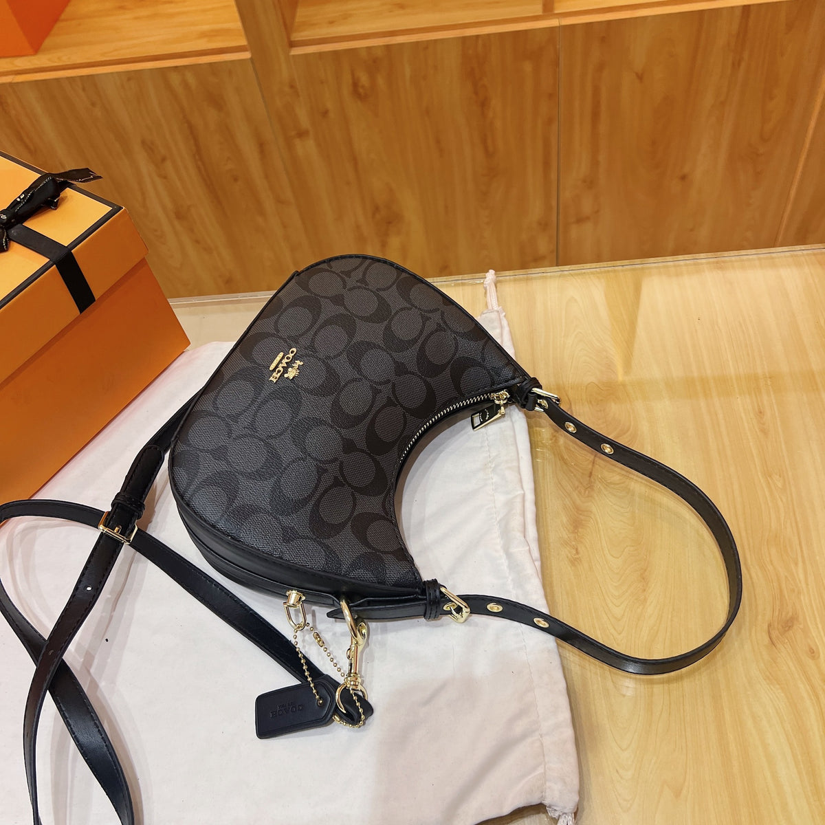 Modern Chic All-Season PU/Artificial Leather/Microfiber Leather Women's Shoulder Bags Underarm Bags | Color: Style 2 | Image 2