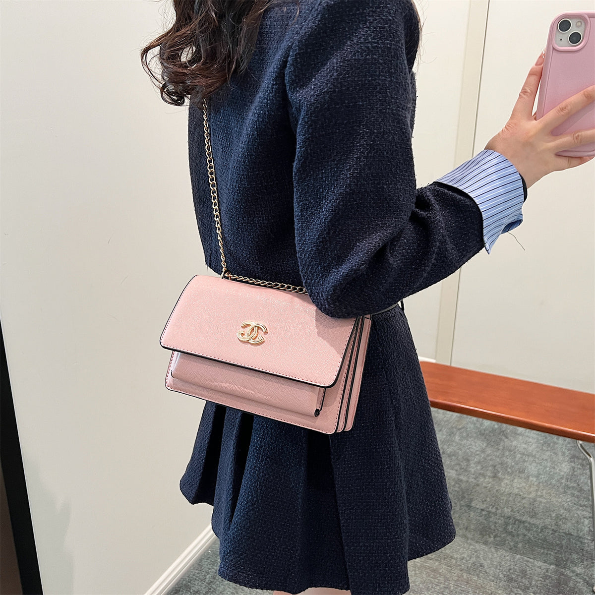 Modern Chic All-Season PU/Artificial Leather/Microfiber Leather Women's Crossbody Bags Other Bags | Color: Pink | Image 3