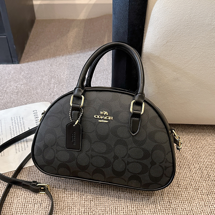 Modern Chic All-Season PU/Artificial Leather/Microfiber Leather Women's Handbags Other Bags | Color: Black | Image 2