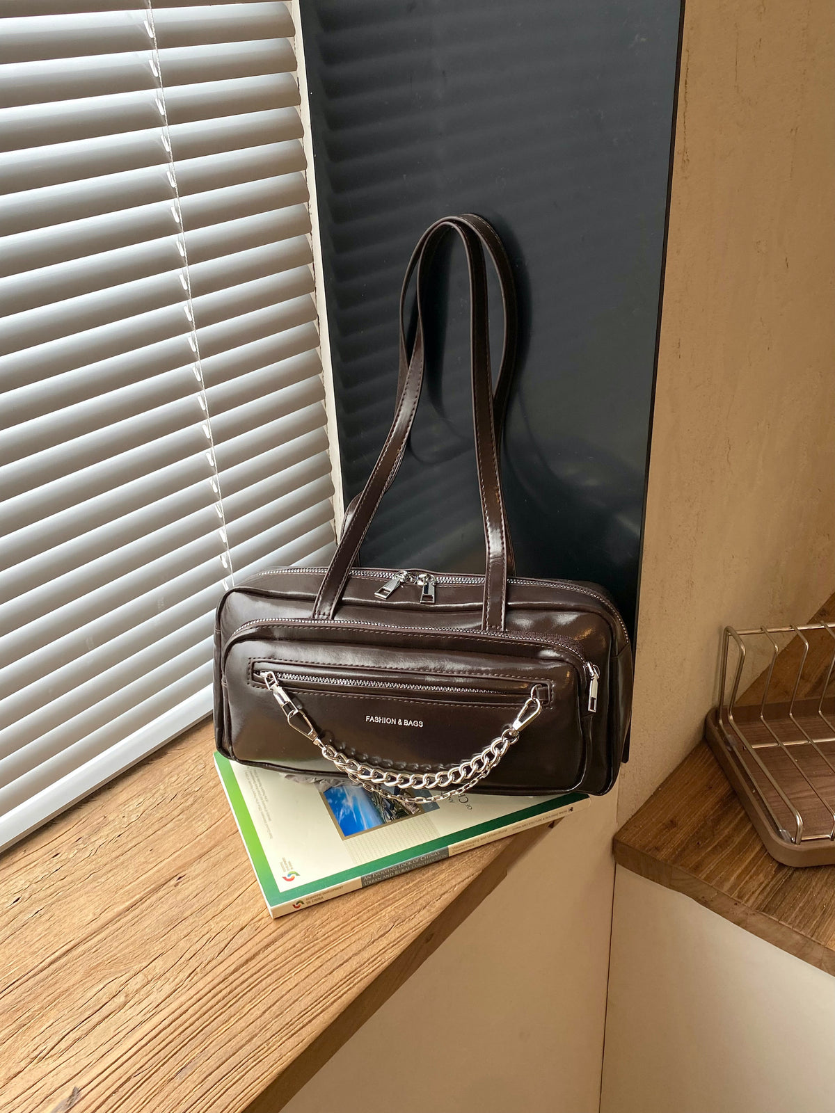 Modern Chic All-Season PU/Artificial Leather/Microfiber Leather Women's Shoulder Bags Other Bags | Color: Coffee | Image 3