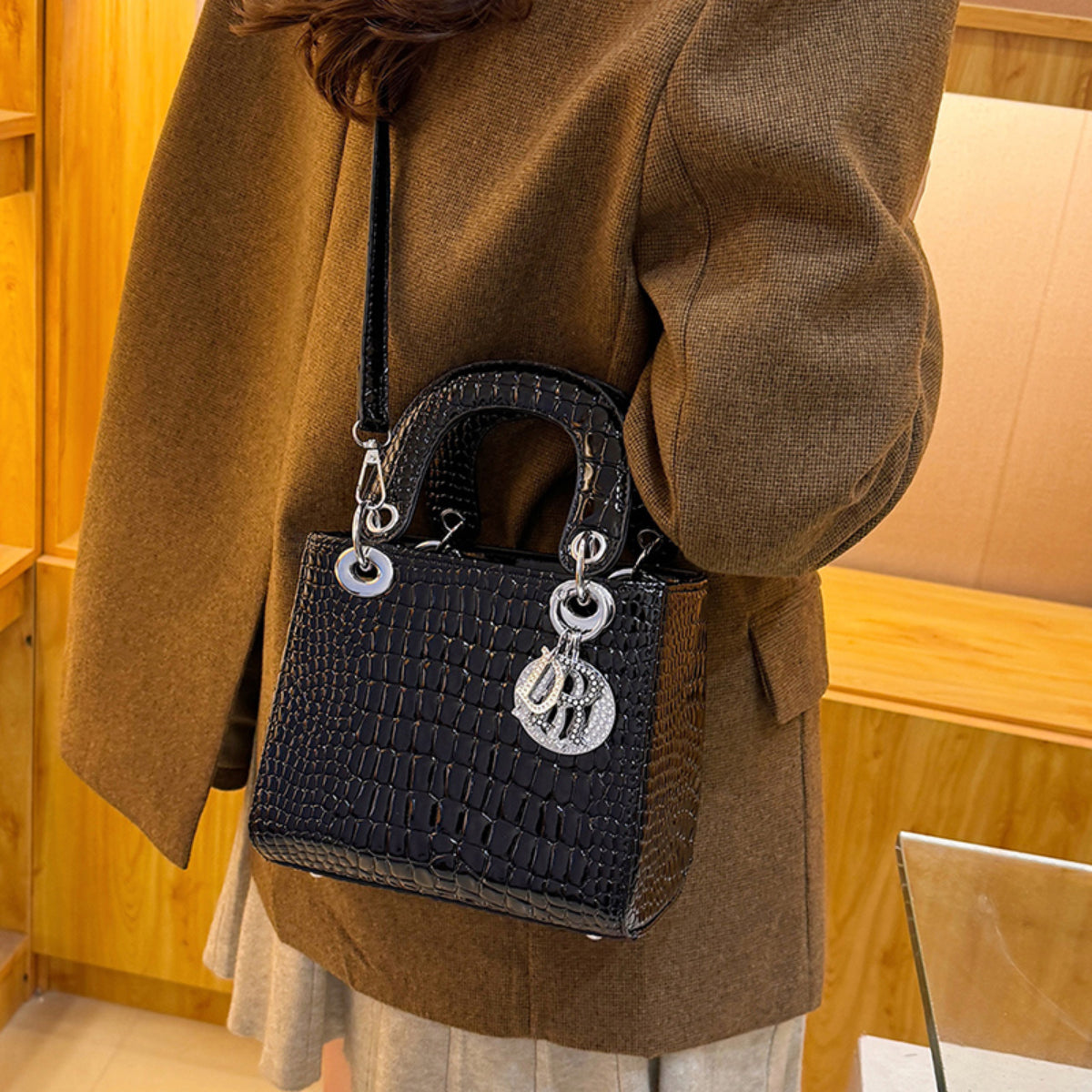 Modern Chic All-Season PU/Artificial Leather/Microfiber Leather Women's Handbags Other Bags | Color: Black | Image 2