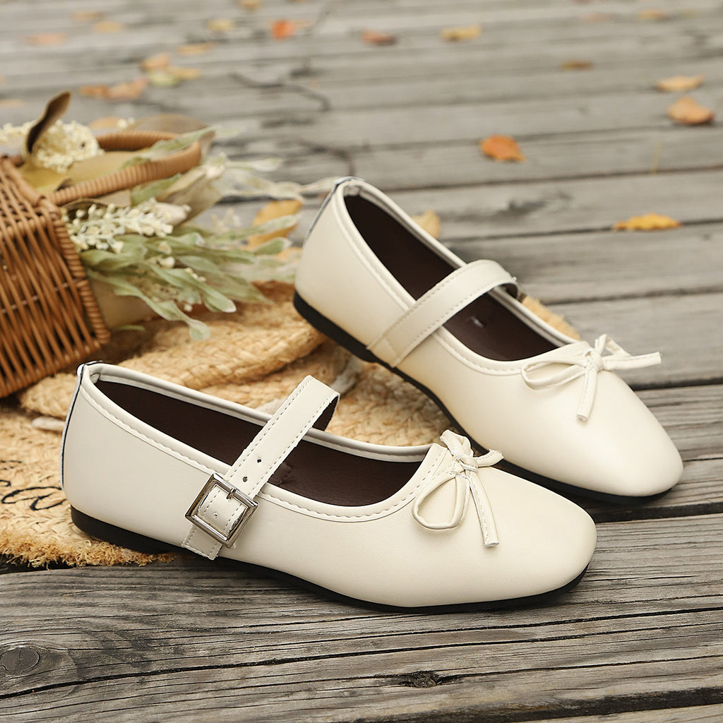 Modern Chic All-Season PU/Artificial Leather/Microfiber Leather Women's Flat Shoes | Color: White | Image 2