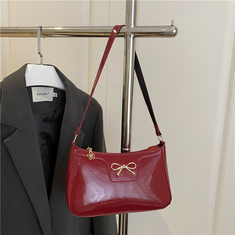 Modern Chic All-Season PU/Artificial Leather/Microfiber Leather Women's Handbags Other Bags | Color: Red | Image 1