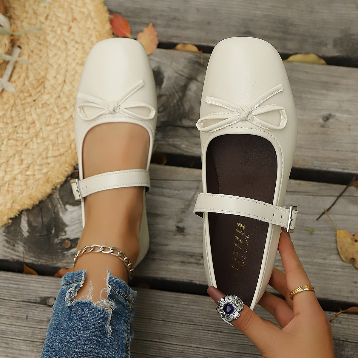 Modern Chic All-Season PU/Artificial Leather/Microfiber Leather Women's Flat Shoes | Color: White | Image 1