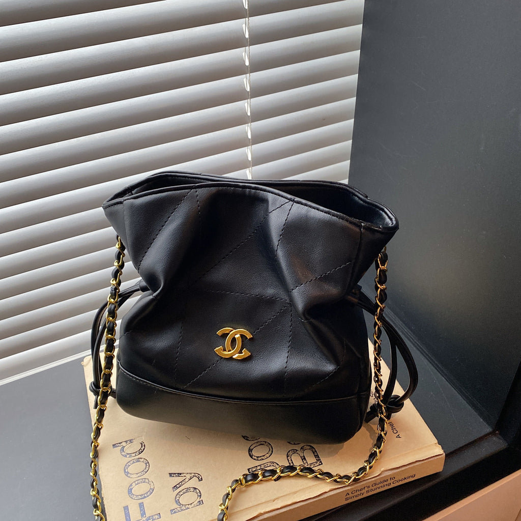 Modern Chic All-Season PU/Artificial Leather/Microfiber Leather Women's Crossbody Bags Other Bags | Color: Black | Image 3