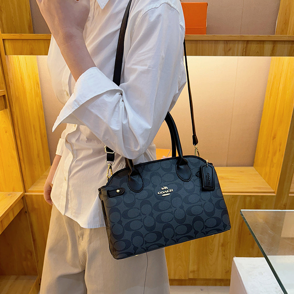 Modern Chic All-Season PU/Artificial Leather/Microfiber Leather Women's Handbags Other Bags | Color: Black | Image 3
