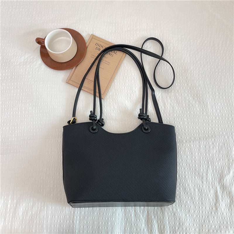 Modern Chic All-Season PU/Artificial Leather/Microfiber Leather Women's Handbags Tote Bags | Color: Black | Image 3