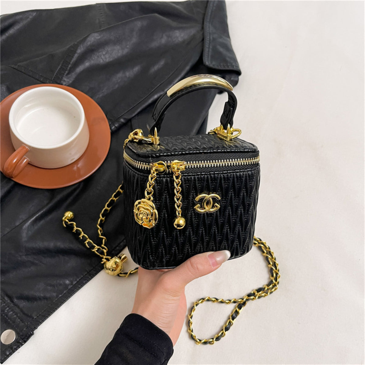 Modern Chic All-Season PU/Artificial Leather/Microfiber Leather Women's Handbags Box Bags | Color: Black | Image 3