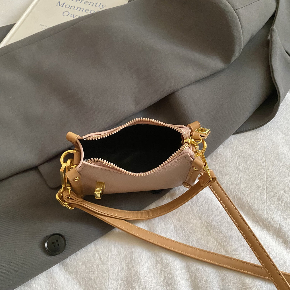Modern Chic All-Season PU/Artificial Leather/Microfiber Leather Women's Handbags Other Bags | Color: Style 3 | Image 2
