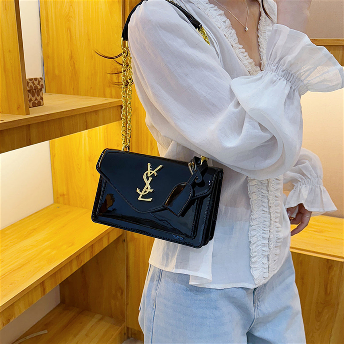 Modern Chic All-Season PU/Artificial Leather/Microfiber Leather, Patent Leather/Glossy Women's Handbags Other Bags | Color: Black | Image 3