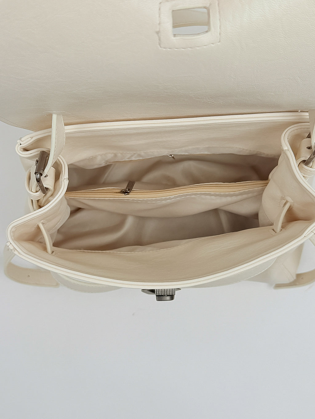 Modern Chic All-Season PU/Artificial Leather/Microfiber Leather Women's Crossbody Bags Other Bags | Color: White | Image 3
