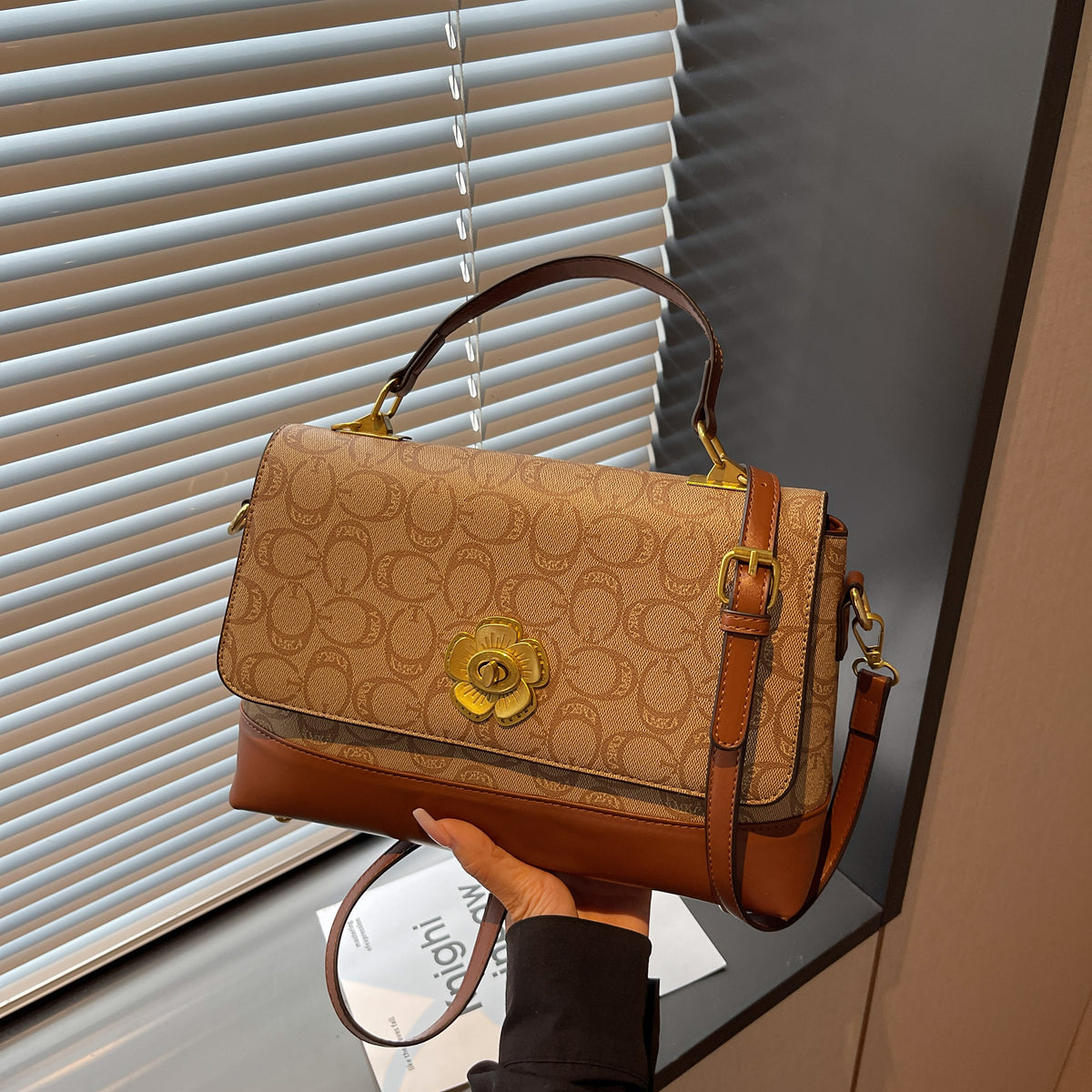 Modern Chic All-Season PU/Artificial Leather/Microfiber Leather Women's Handbags Other Bags | Color: Coffee | Image 3