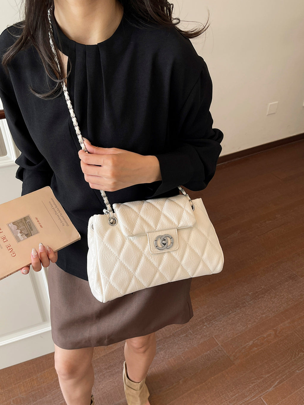 Modern Chic All-Season PU/Artificial Leather/Microfiber Leather Women's Crossbody Bags Other Bags | Color: White | Image 2
