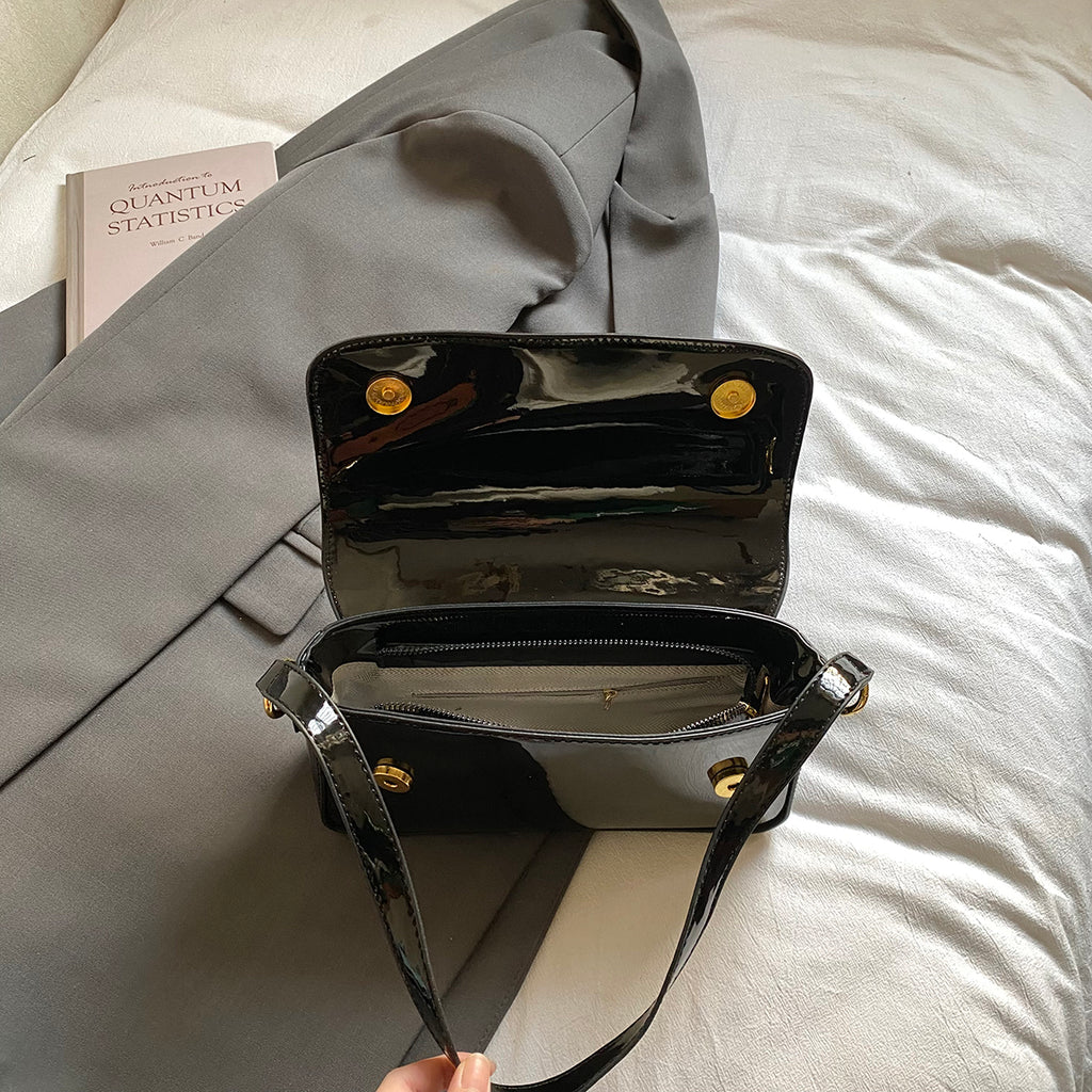 Modern Chic All-Season PU/Artificial Leather/Microfiber Leather Women's Handbags Other Bags | Color: Black | Image 2
