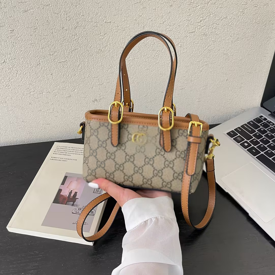 Modern Chic All-Season PU/Artificial Leather/Microfiber Leather Women's Handbags Other Bags | Color: Style 3 | Image 2