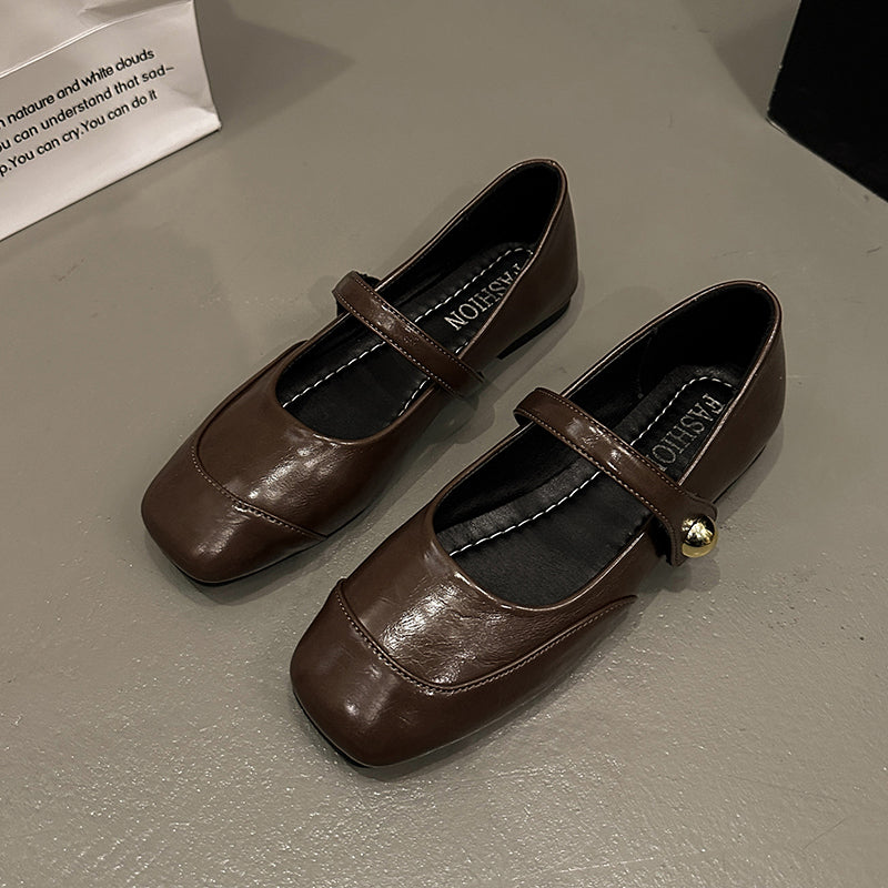 Modern Chic All-Season PU/Artificial Leather/Microfiber Leather Women's Flat Shoes | Color: Brown | Image 1