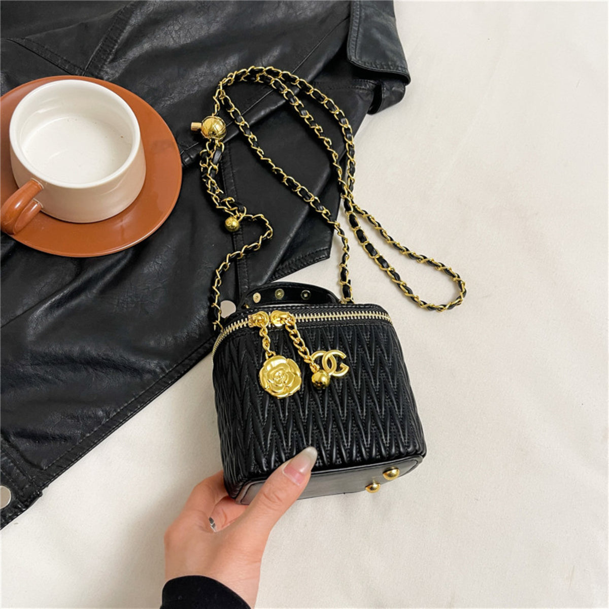 Modern Chic All-Season PU/Artificial Leather/Microfiber Leather Women's Handbags Box Bags | Color: Black | Image 2