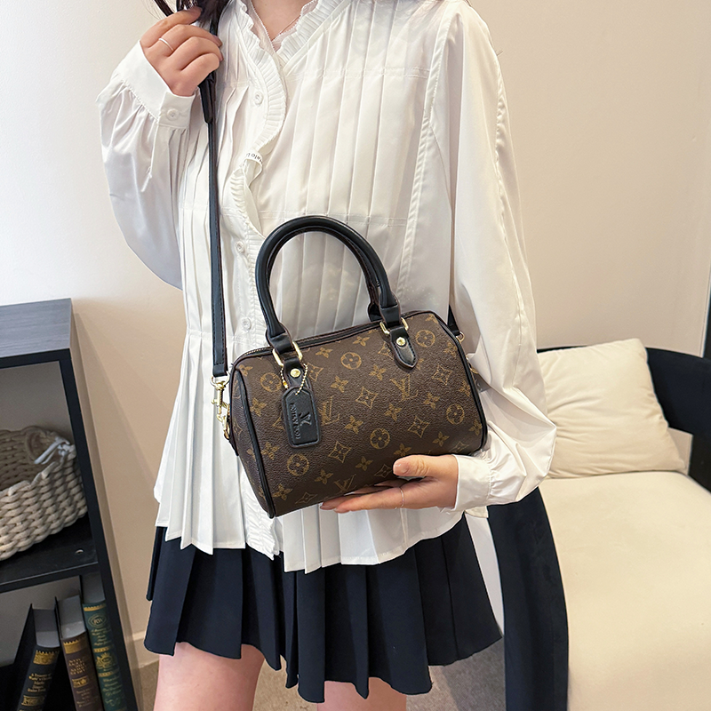 Modern Chic All-Season PU/Artificial Leather/Microfiber Leather, Cloth / Textile Women's Crossbody Bags Bucket Bags | Color: Coffee | Image 2