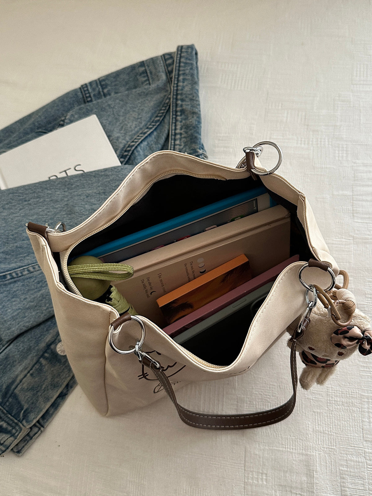 Modern Chic All-Season Denim/Canvas Women's Shoulder Bags Tote Bags | Color: White | Image 2