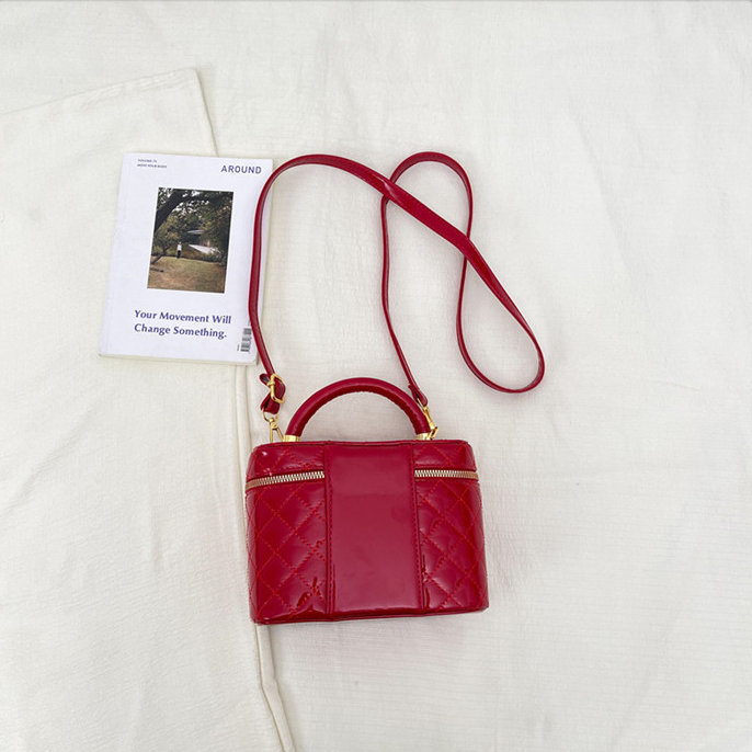Modern Chic All-Season PU/Artificial Leather/Microfiber Leather Women's Crossbody Bags Box Bags | Color: Red | Image 3