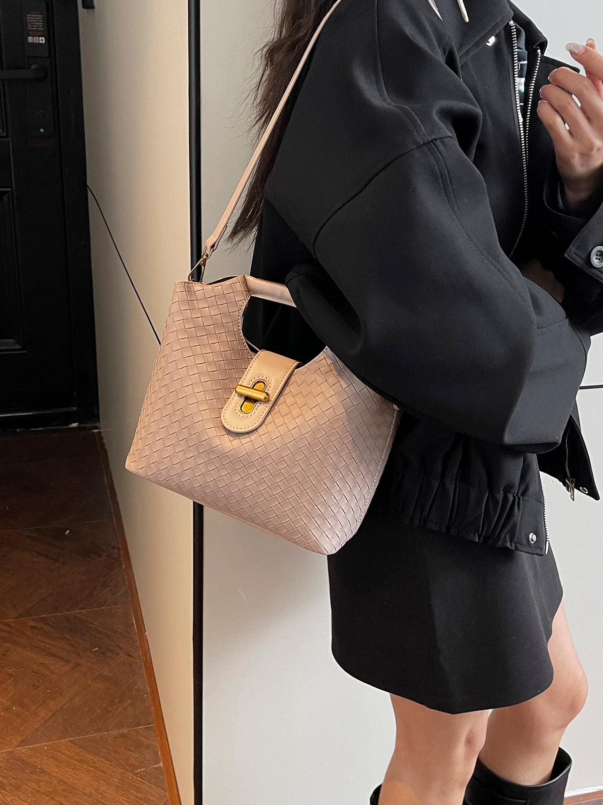 Modern Chic All-Season PU/Artificial Leather/Microfiber Leather Women's Crossbody Bags Other Bags | Color: Khaki | Image 3