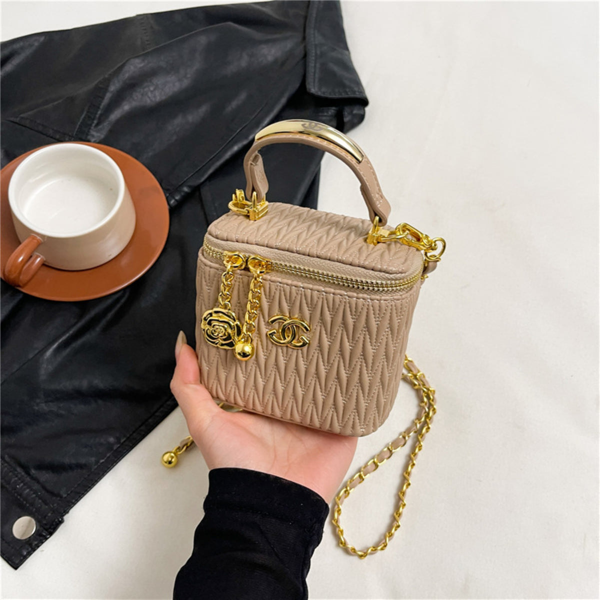 Modern Chic All-Season PU/Artificial Leather/Microfiber Leather Women's Handbags Box Bags | Color: Khaki | Image 3