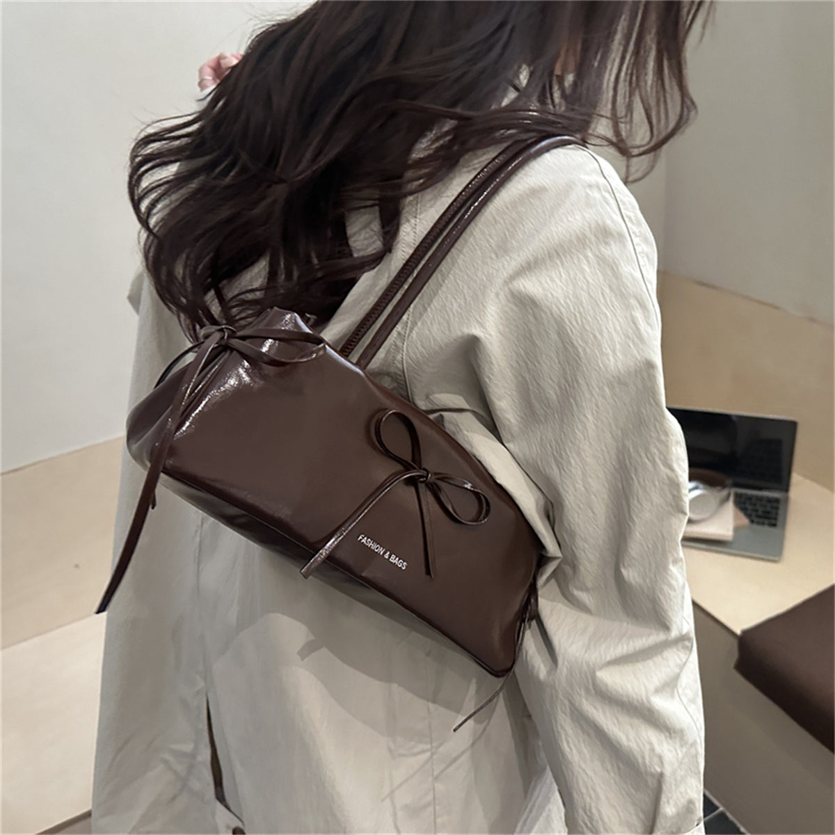 Modern Chic All-Season PU/Artificial Leather/Microfiber Leather Women's Handbags Other Bags | Color: Coffee | Image 2