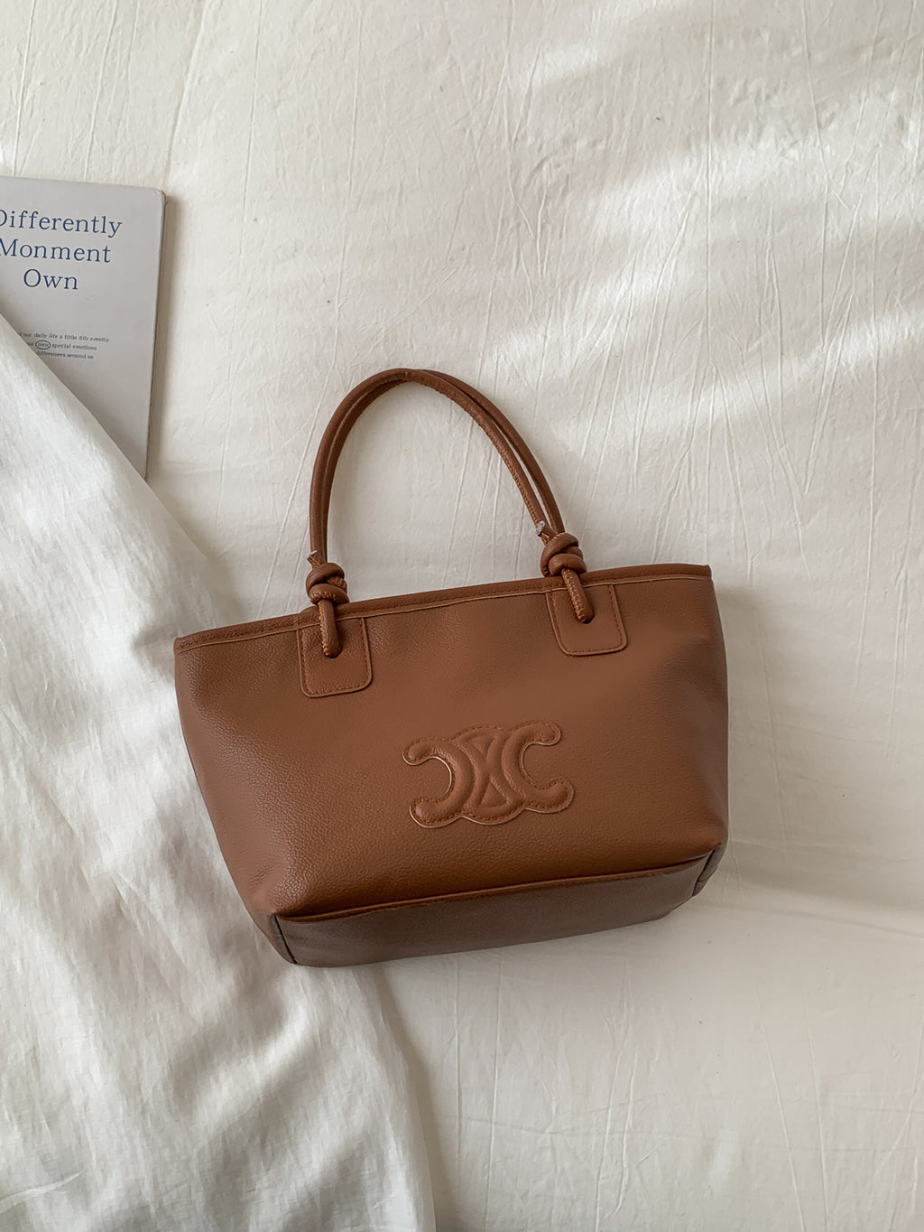 Modern Chic All-Season PU/Artificial Leather/Microfiber Leather Women's Handbags Tote Bags | Color: Brown | Image 1
