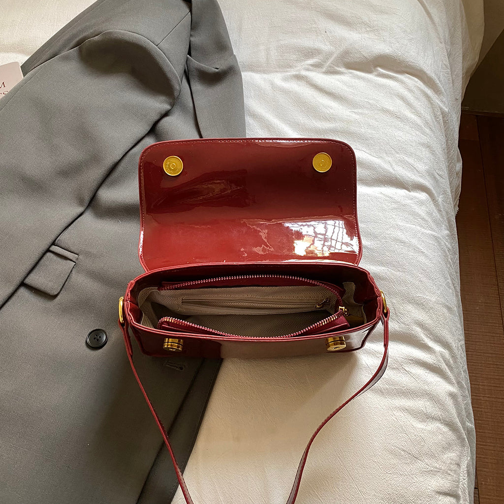 Modern Chic All-Season PU/Artificial Leather/Microfiber Leather Women's Handbags Other Bags | Color: Red | Image 2