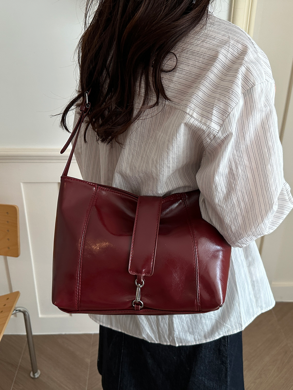 Modern Chic All-Season PU/Artificial Leather/Microfiber Leather Women's Crossbody Bags Other Bags | Color: Red | Image 1