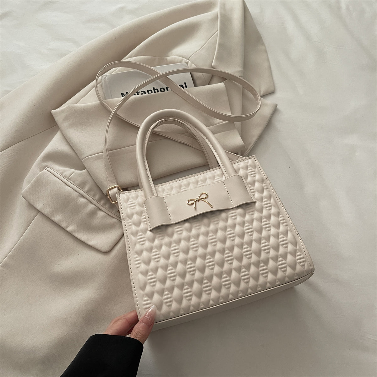 Modern Chic All-Season PU/Artificial Leather/Microfiber Leather Women's Shoulder Bags Tote Bags | Color: White | Image 1