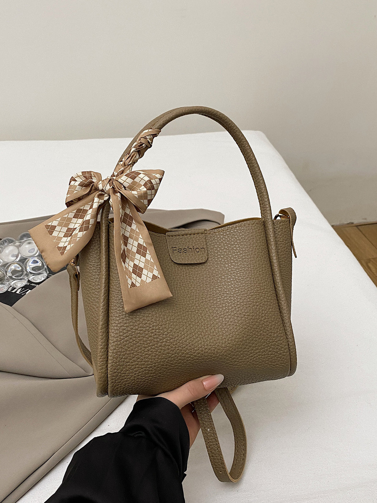 Modern Chic All-Season PU/Artificial Leather/Microfiber Leather Women's Handbags Other Bags | Color: Khaki | Image 1
