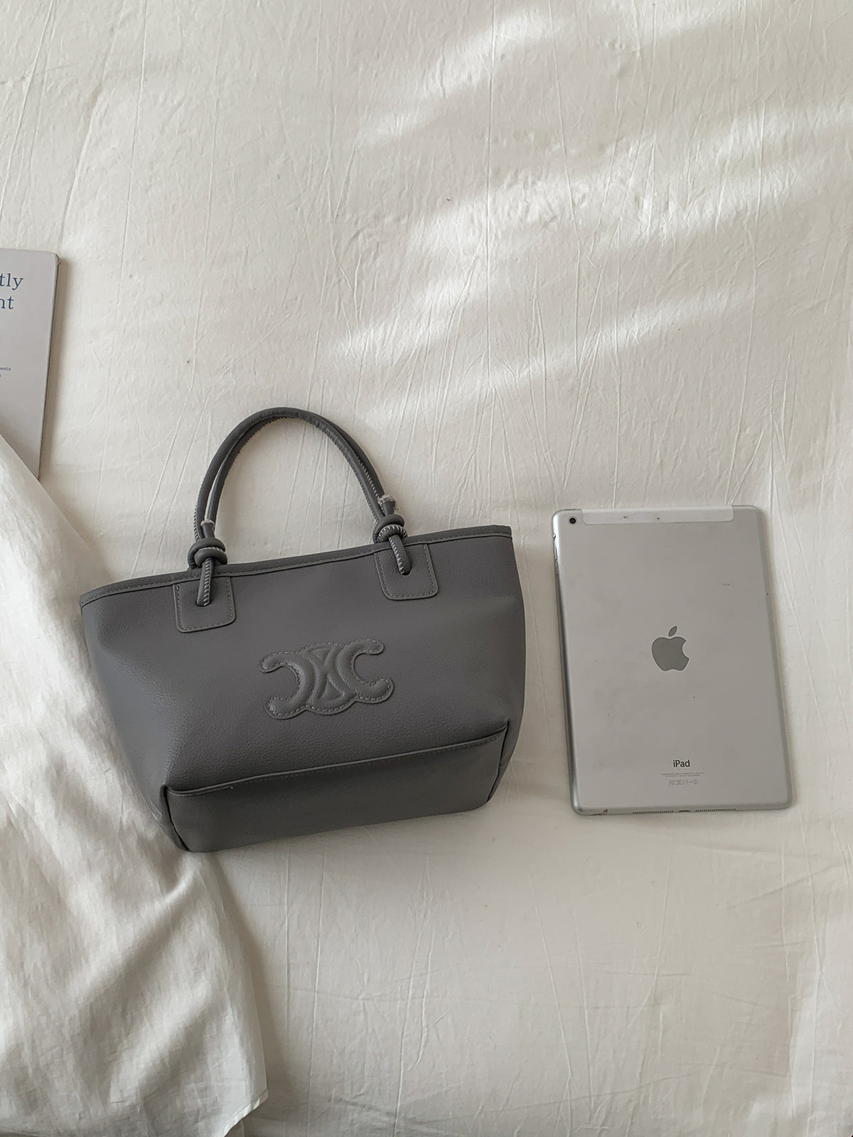 Modern Chic All-Season PU/Artificial Leather/Microfiber Leather Women's Handbags Tote Bags | Color: Grey | Image 2