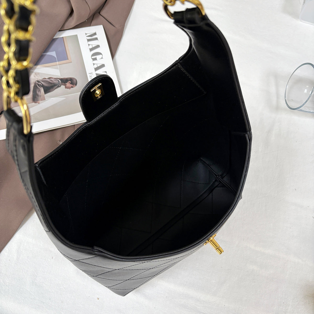 Modern Chic All-Season PU/Artificial Leather/Microfiber Leather Women's Handbags Tote Bags | Color: Black | Image 2